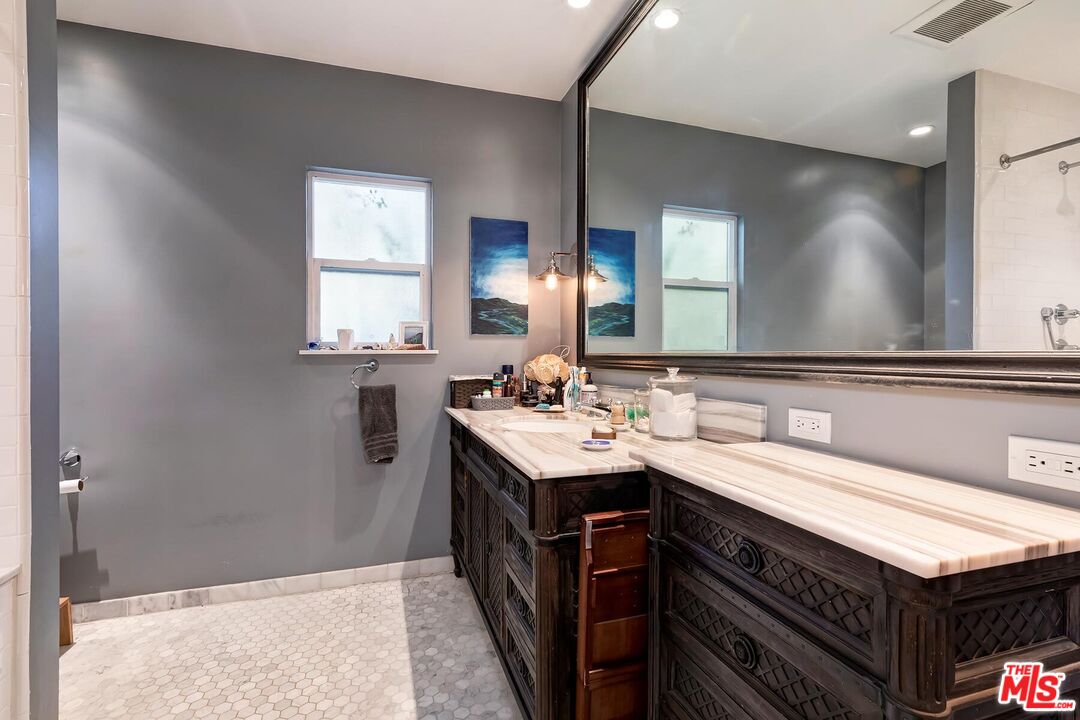 1923 S Crescent Heights Blvd