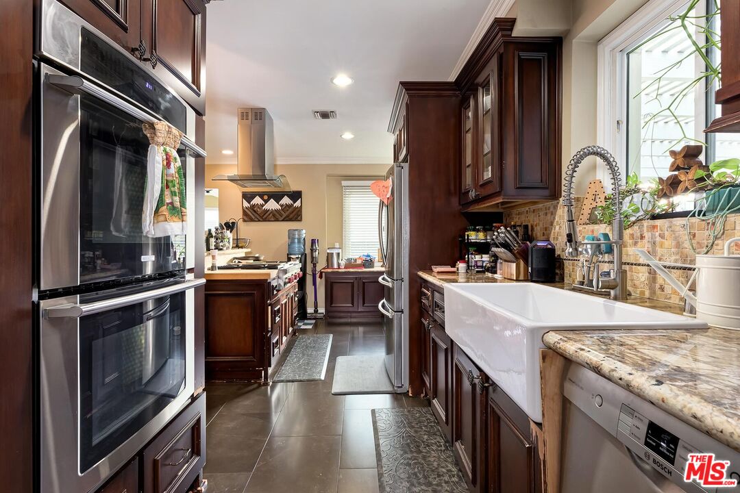 1923 S Crescent Heights Blvd