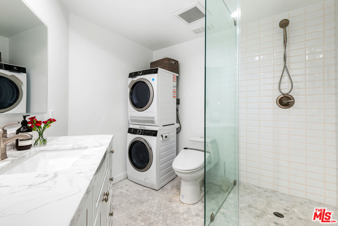 7250 Franklin Ave Unit: 101