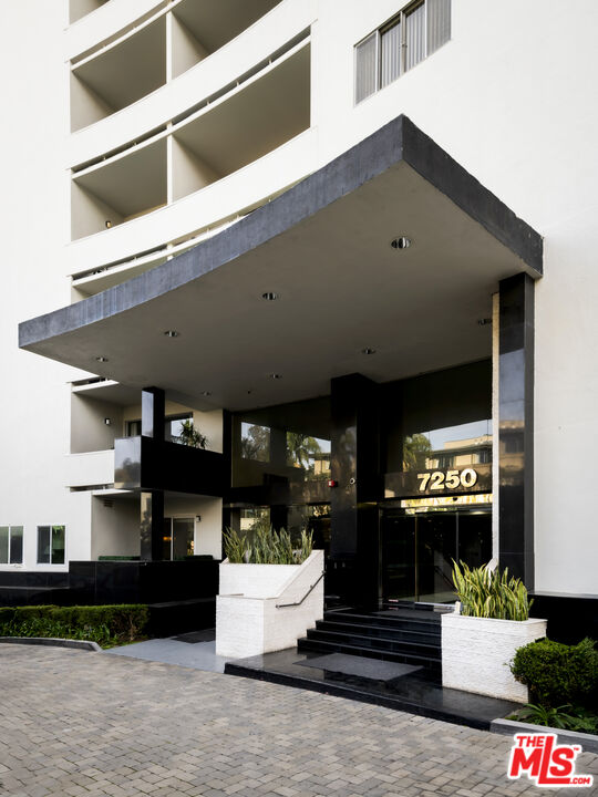 7250 Franklin Ave Unit: 101