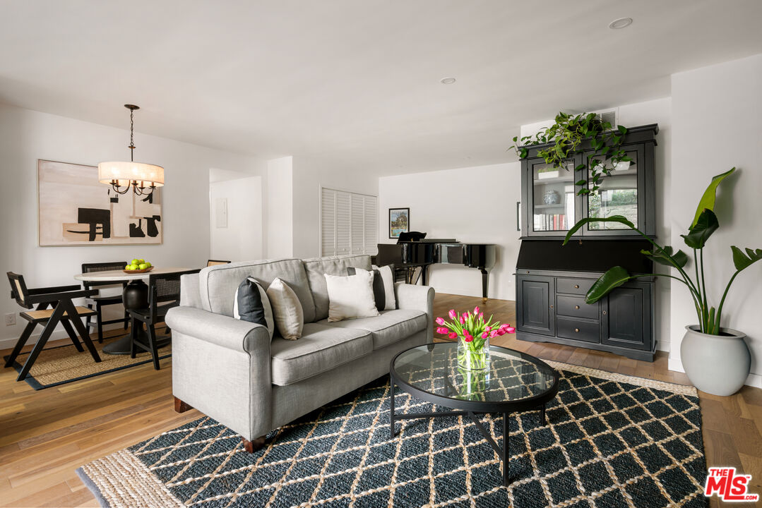 7250 Franklin Ave Unit: 101