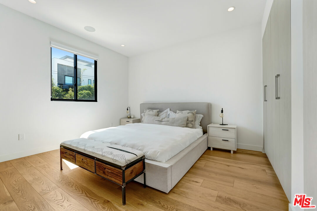 418 N Stanley Ave Unit: 418 1/2