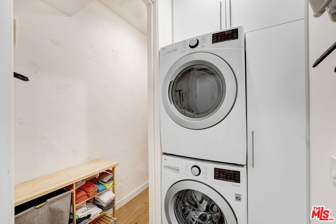 418 N Stanley Ave Unit: 418 1/2