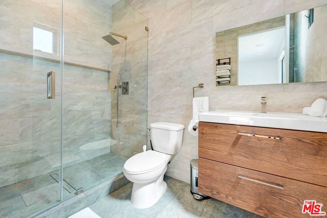 418 N Stanley Ave Unit: 418 1/2