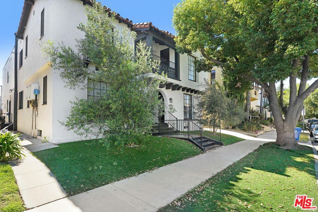 418 N Stanley Ave Unit: 418 1/2