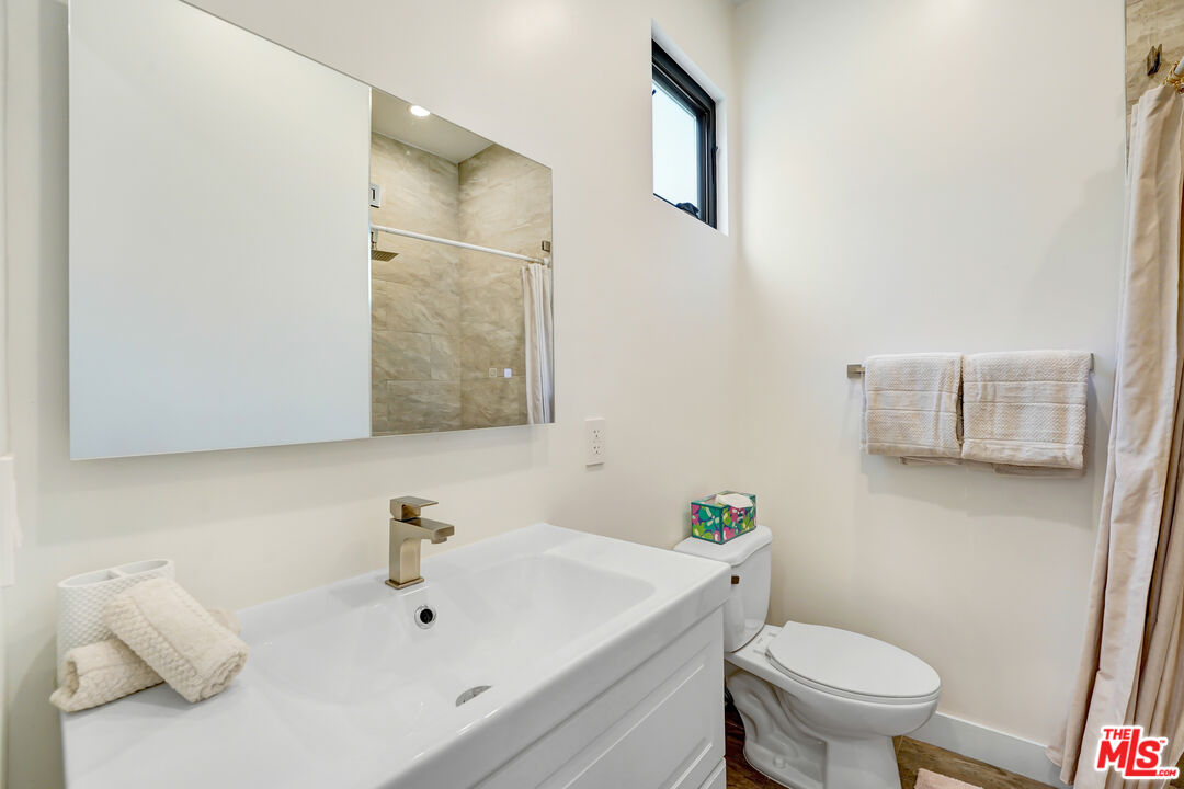 418 N Stanley Ave Unit: 418 1/2