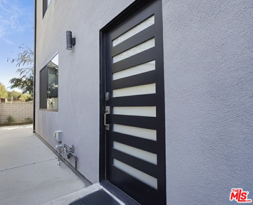 5149 Fulton Ave