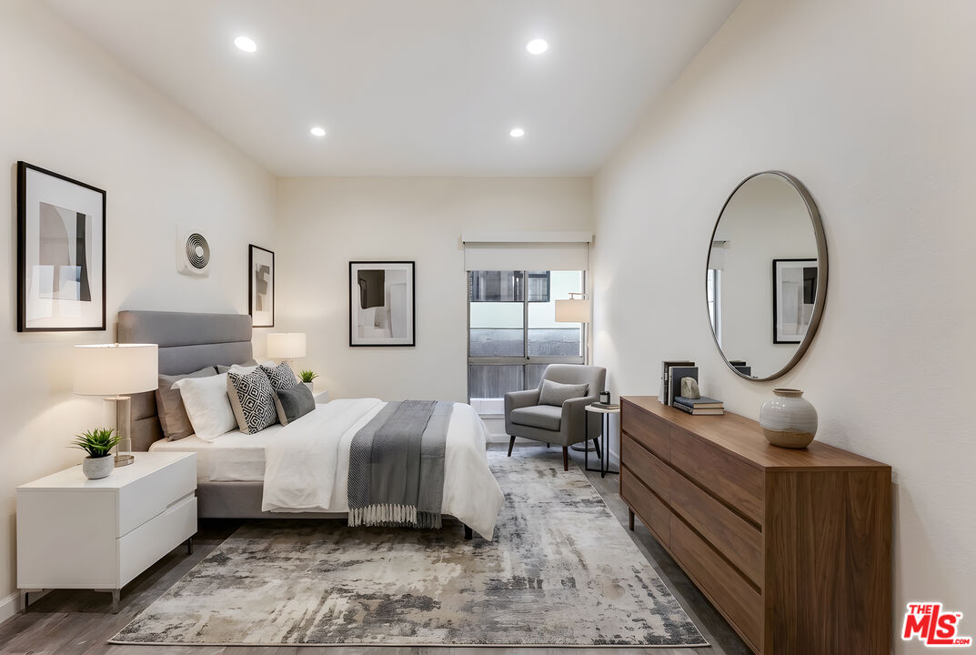 1440 Veteran Ave Unit: 220