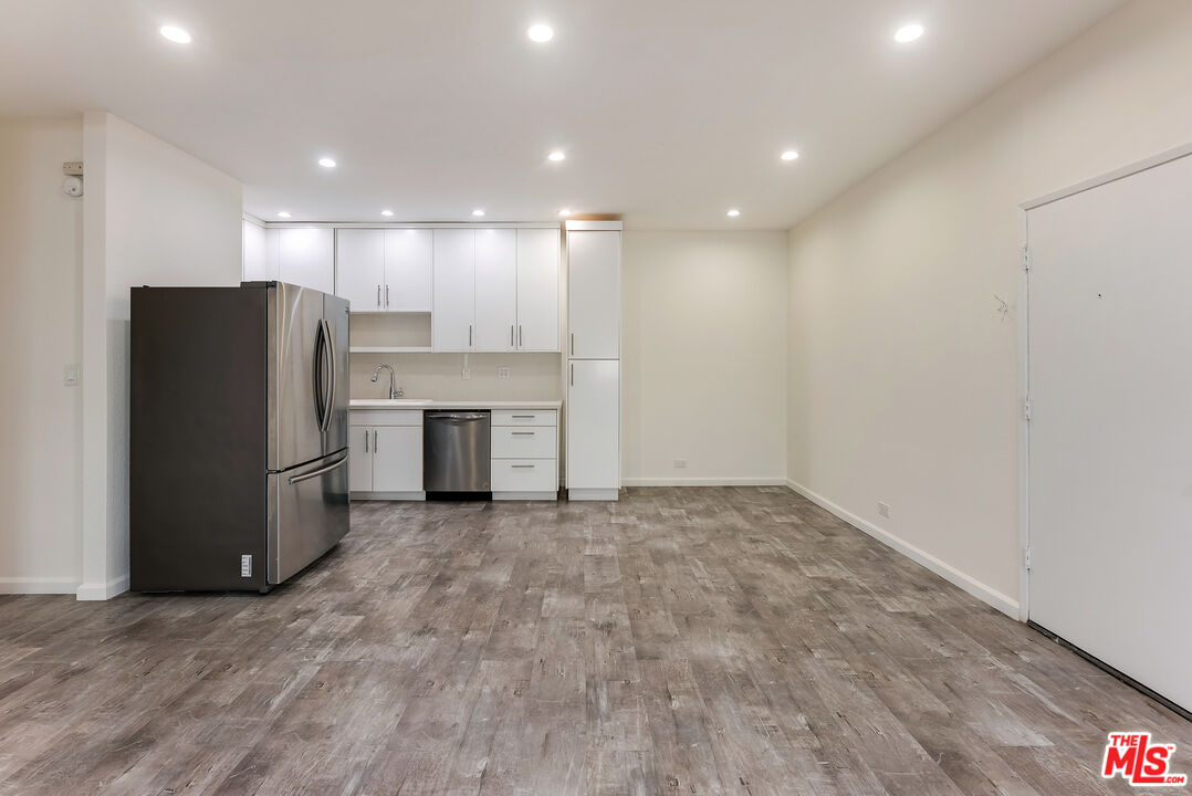 1440 Veteran Ave Unit: 220