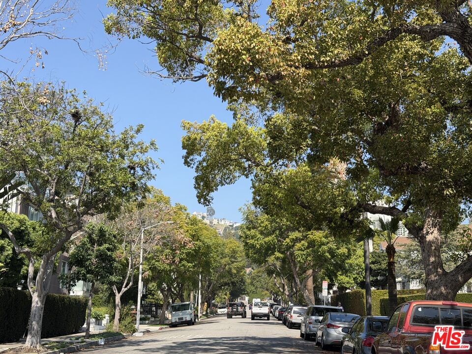 1328 Havenhurst Dr Unit: 207