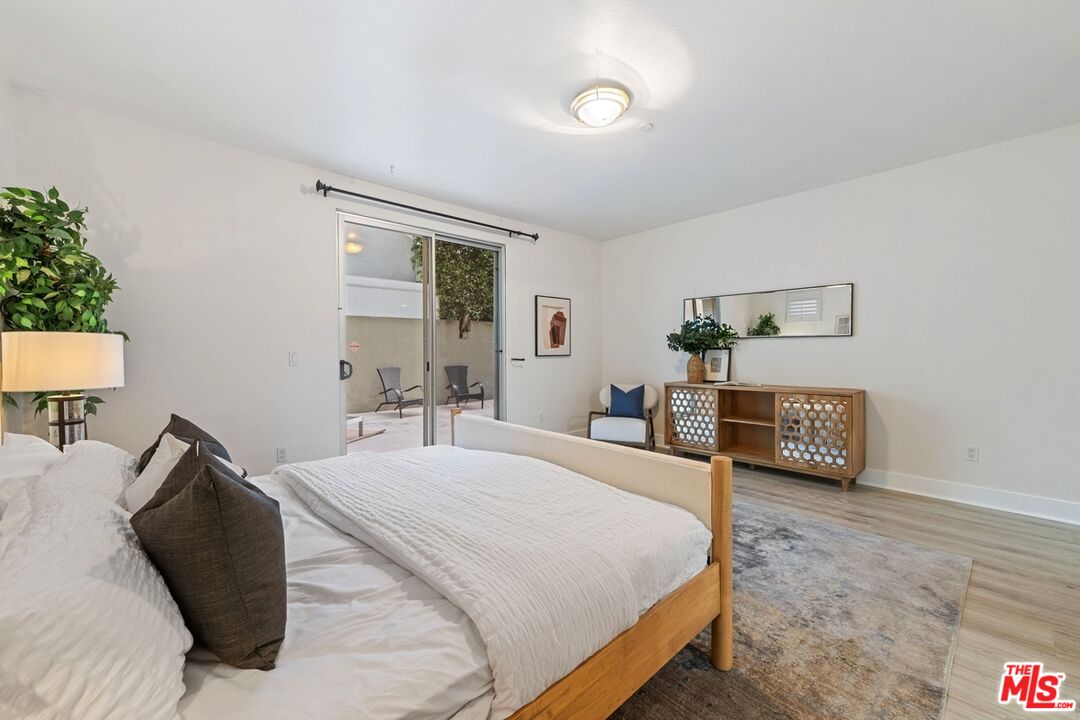 2240 S Beverly Glen Blvd Unit: 102