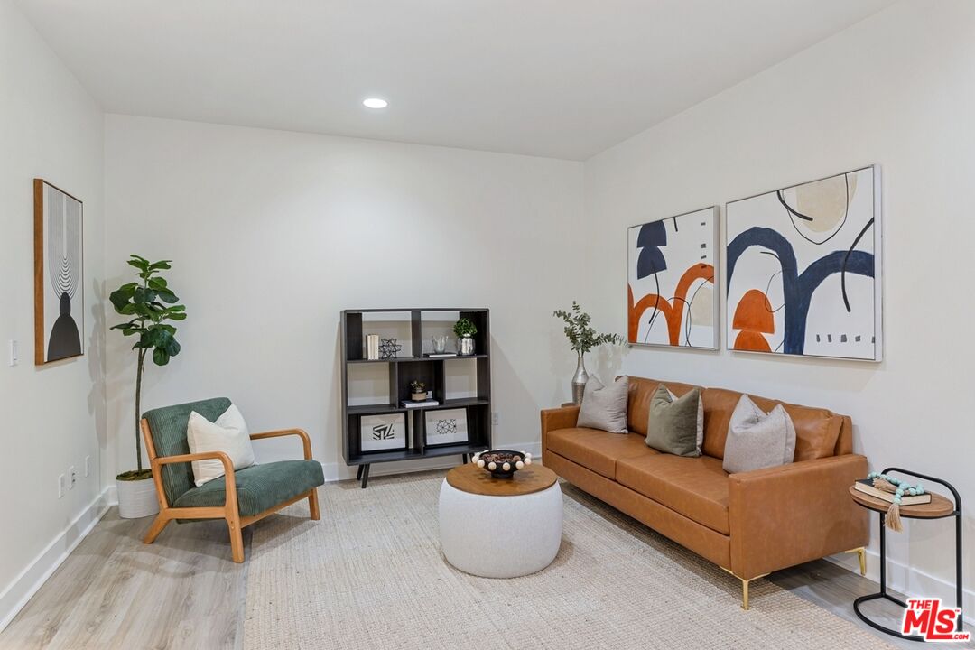 2240 S Beverly Glen Blvd Unit: 102