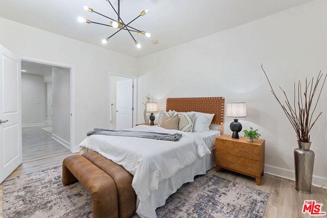 2240 S Beverly Glen Blvd Unit: 102