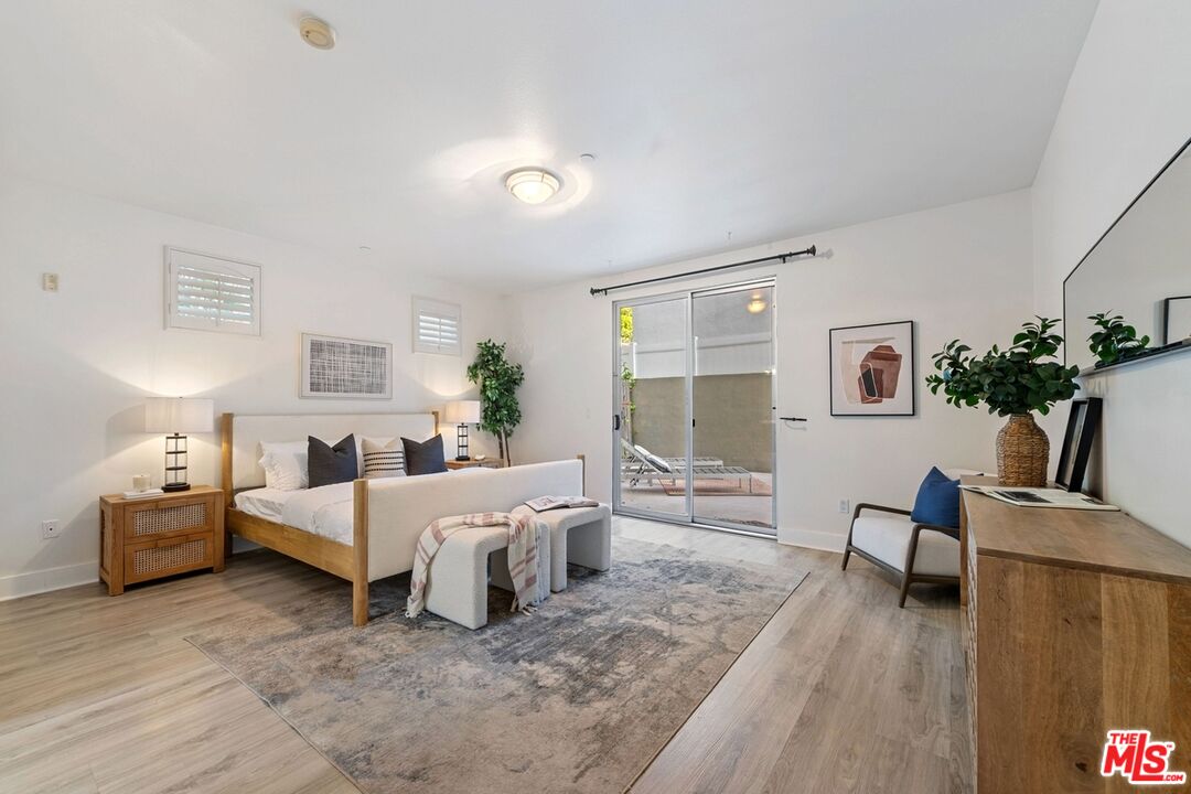 2240 S Beverly Glen Blvd Unit: 102