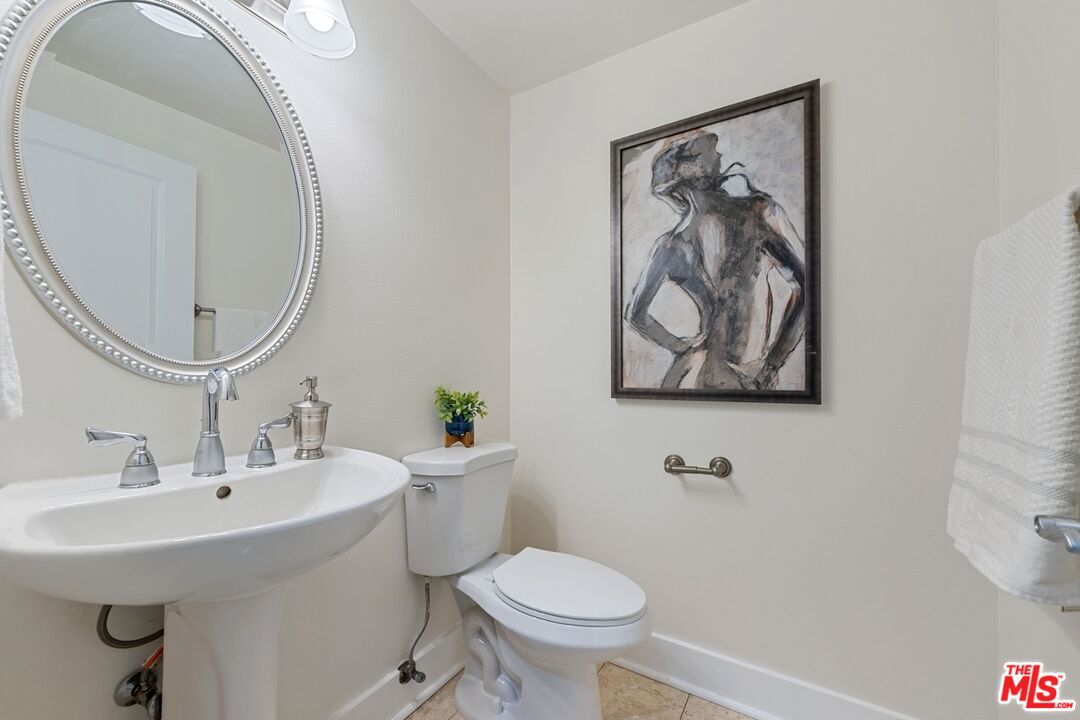 2240 S Beverly Glen Blvd Unit: 102