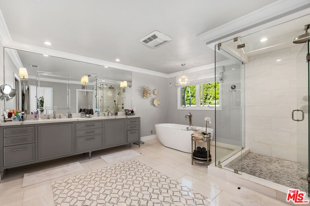 2120 San Ysidro Dr