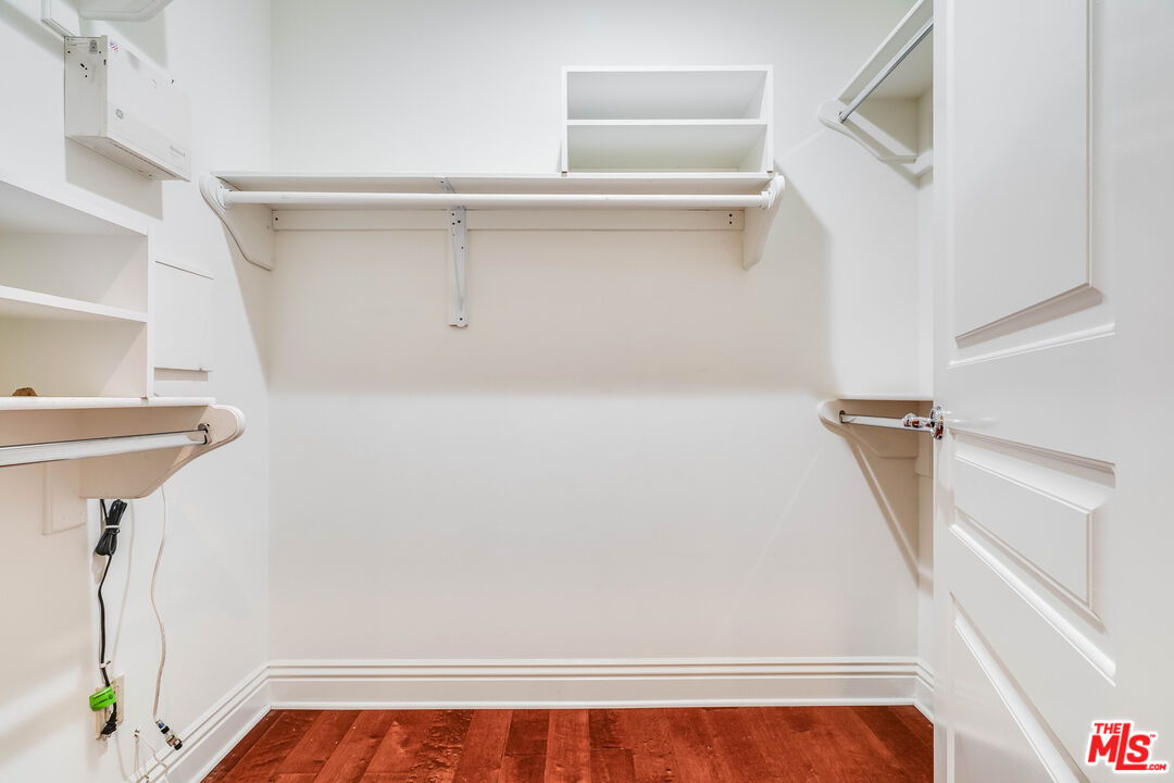 11749 Goshen Ave Unit: 402