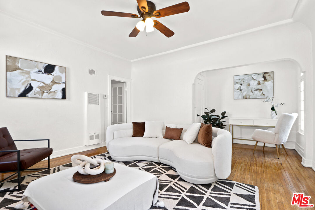 444 N Orange Grove AVE Unit: 444 1/2