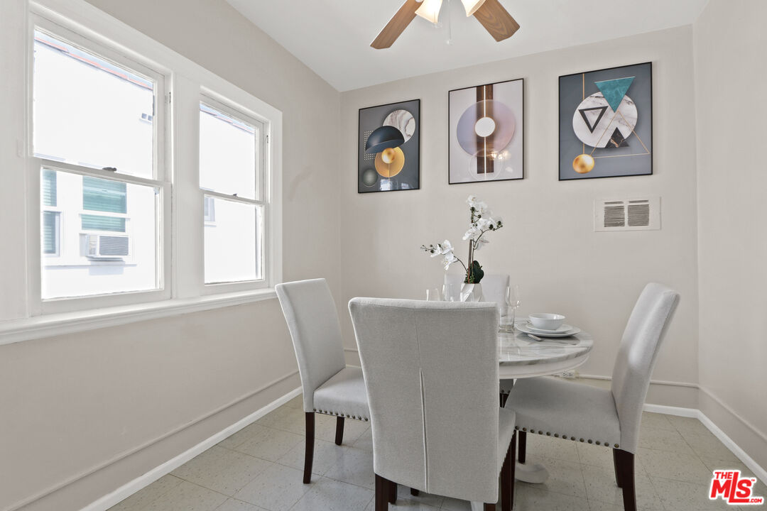 444 N Orange Grove AVE Unit: 444 1/2