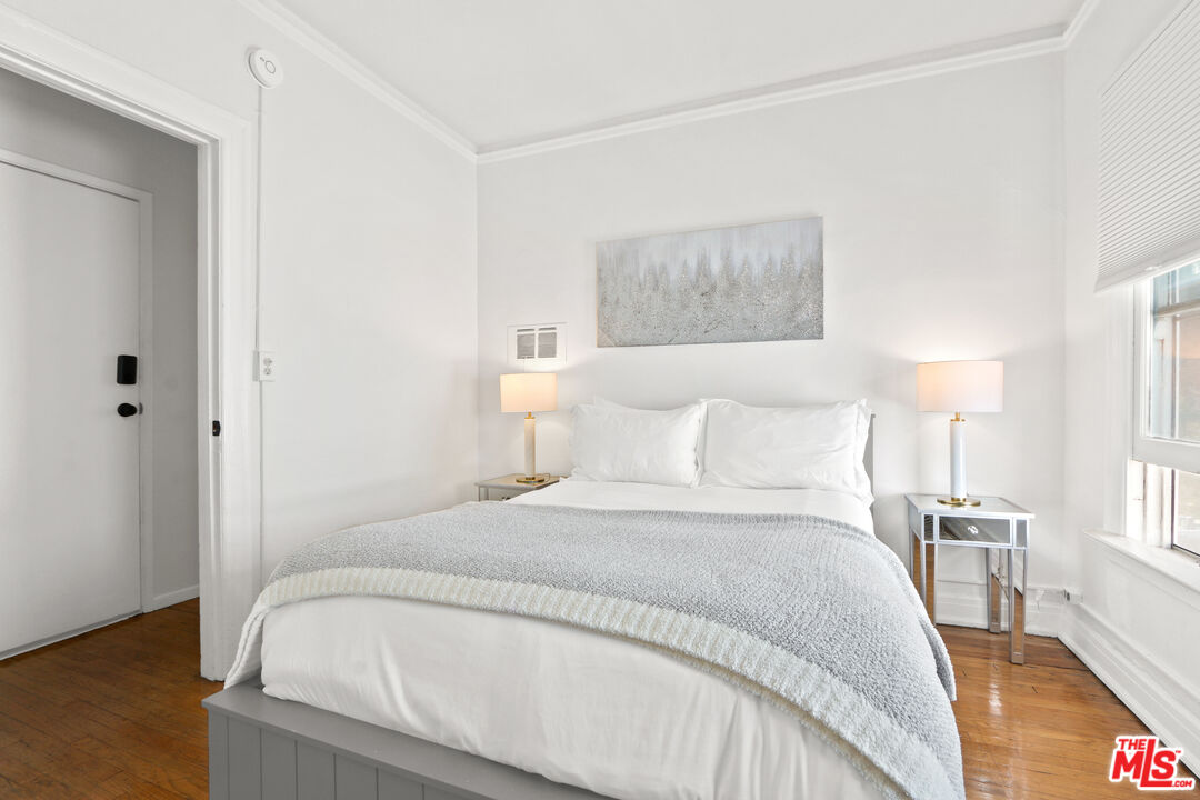 444 N Orange Grove AVE Unit: 444 1/2