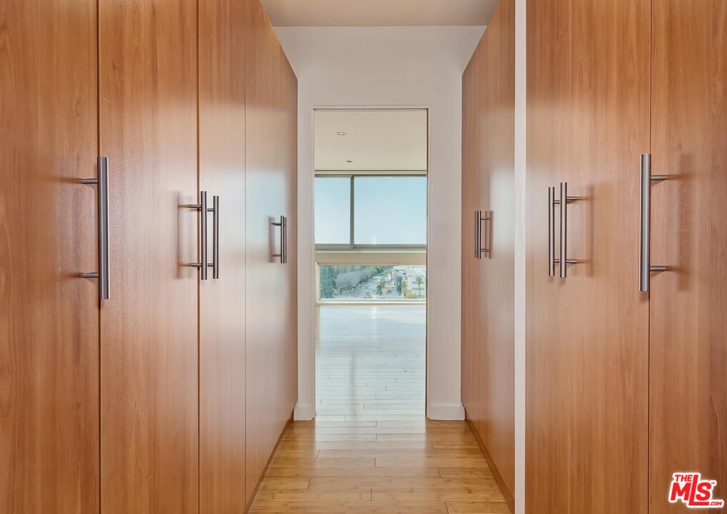 2222 Avenue Of The Stars Unit: 1102