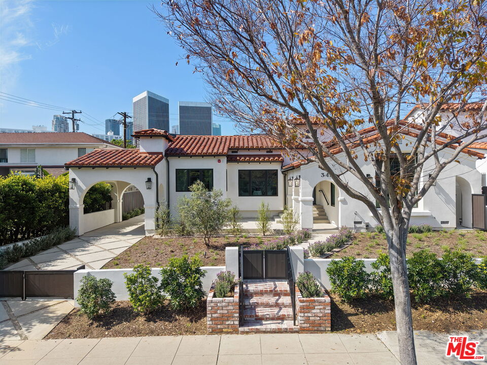 341 S Roxbury Dr