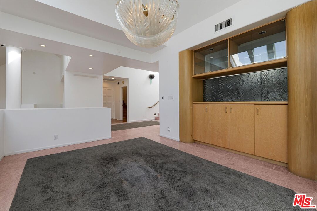 7805 Veragua Dr