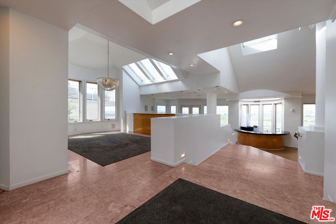 7805 Veragua Dr