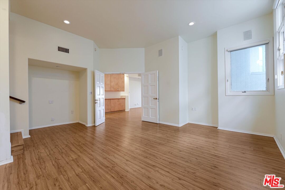 7805 Veragua Dr