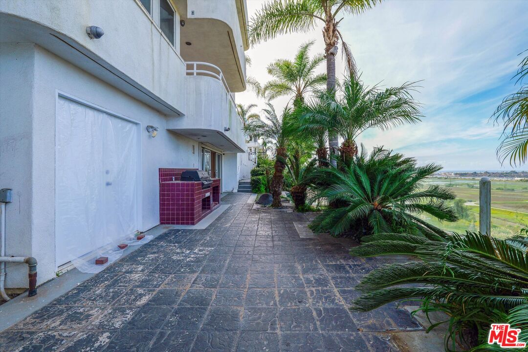 7805 Veragua Dr