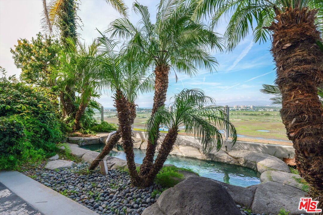 7805 Veragua Dr