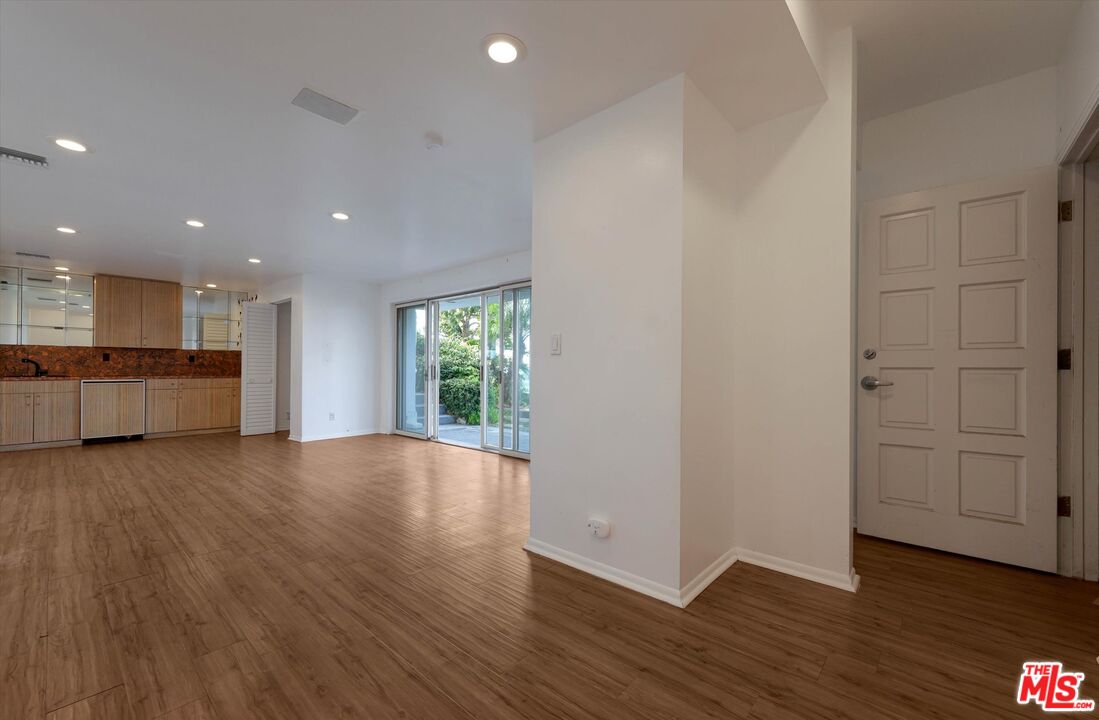 7805 Veragua Dr