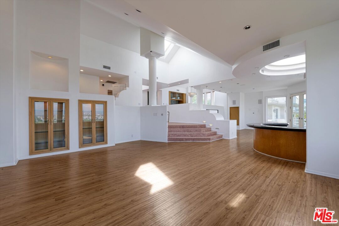 7805 Veragua Dr