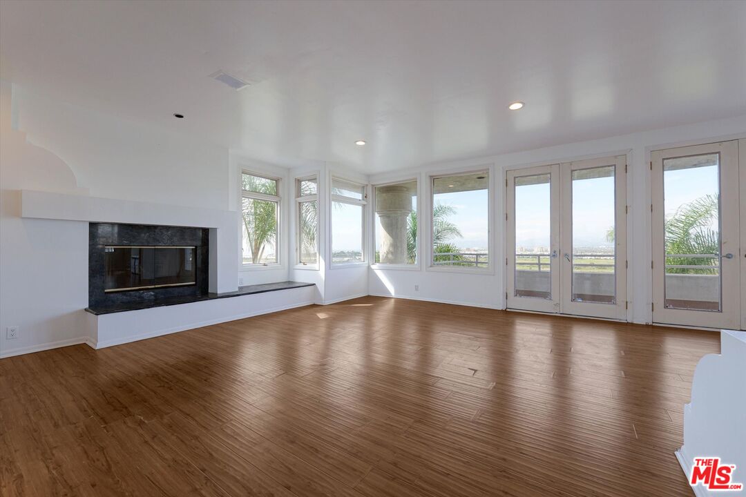 7805 Veragua Dr