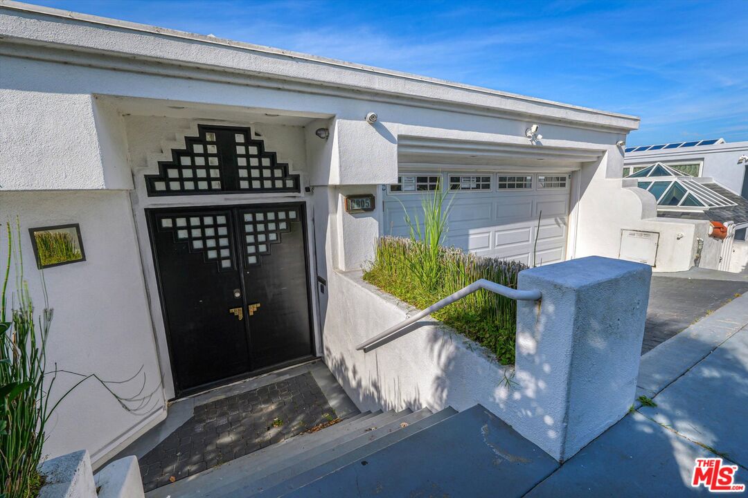 7805 Veragua Dr
