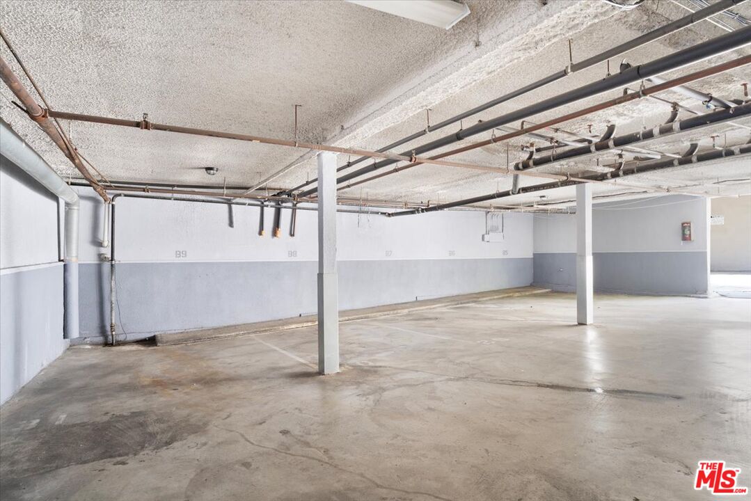 968 Larrabee St Unit: 210