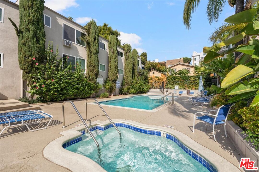 968 Larrabee St Unit: 210