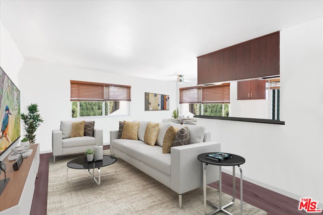 968 Larrabee St Unit: 210