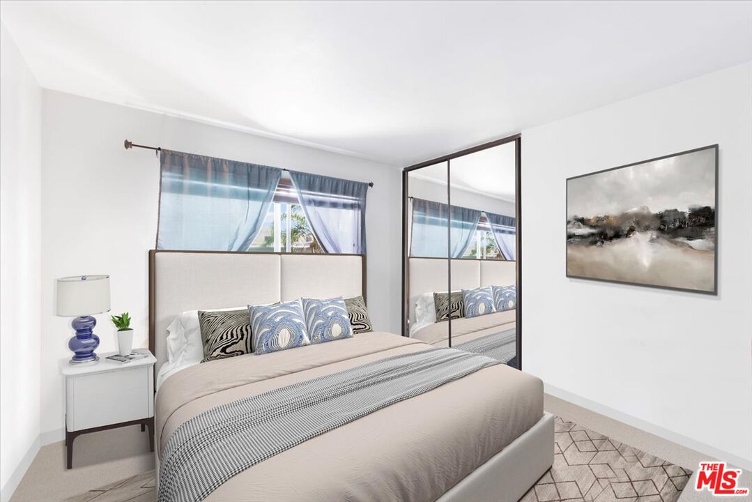 968 Larrabee St Unit: 210