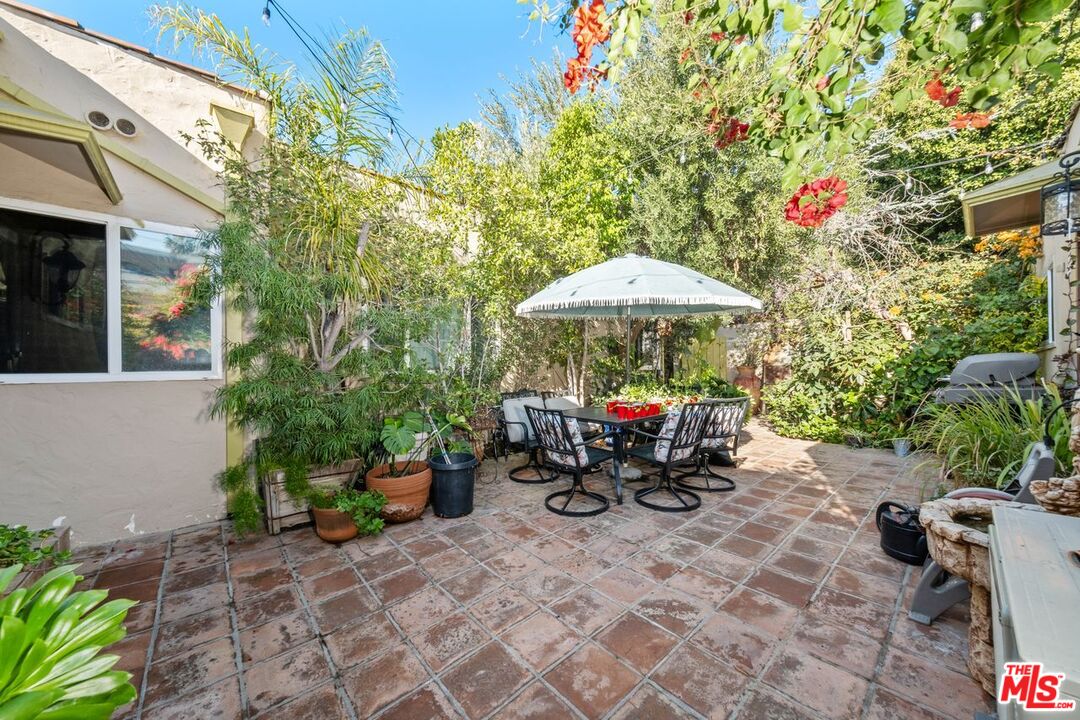 1538 N Crescent Heights Blvd