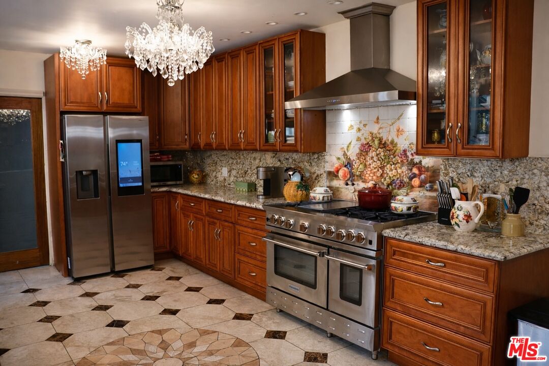 1538 N Crescent Heights Blvd