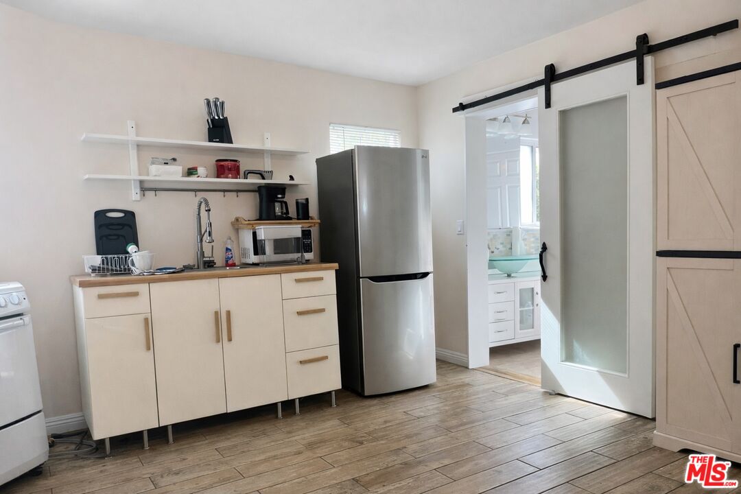 1538 N Crescent Heights Blvd