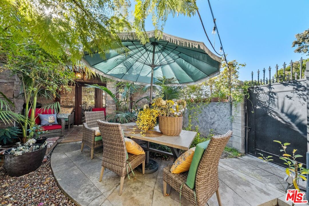 1538 N Crescent Heights Blvd