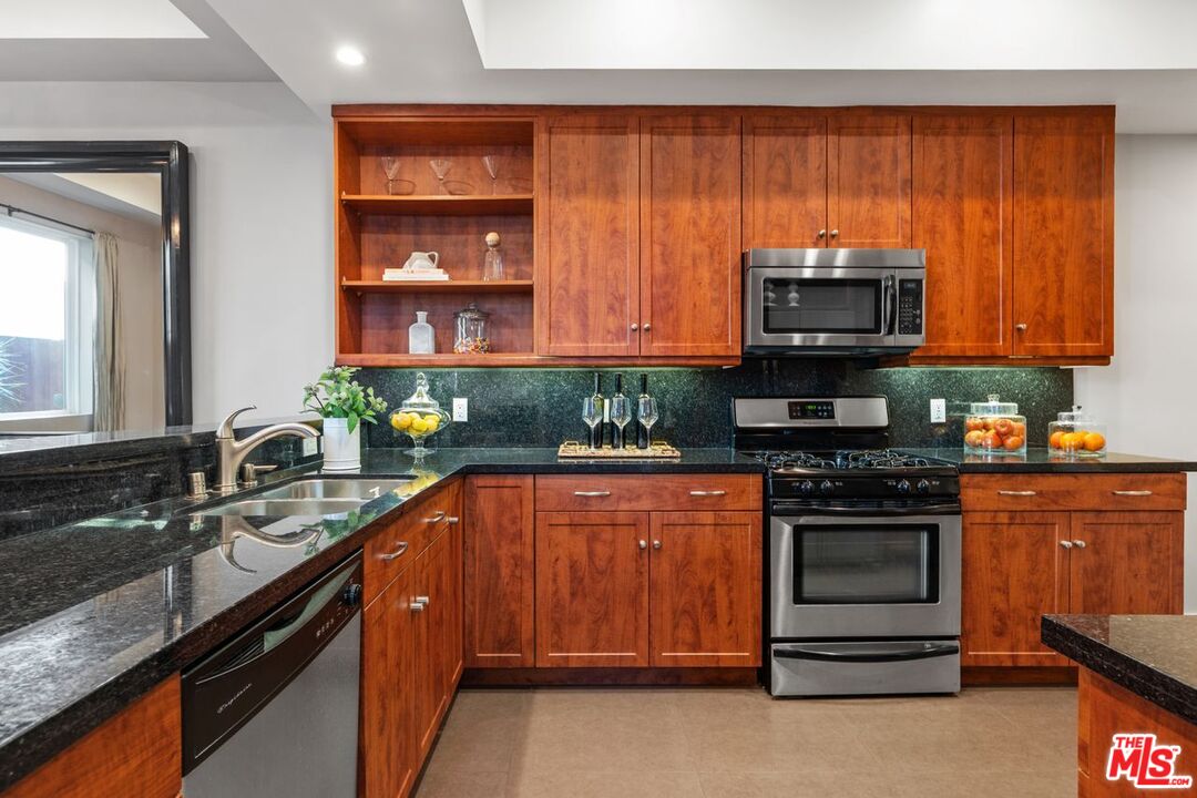 1936 S Shenandoah St Unit: A