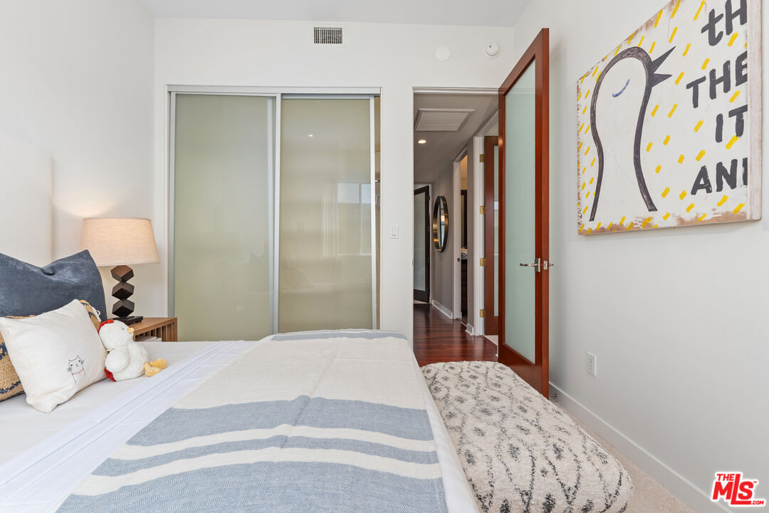 1936 S Shenandoah St Unit: A