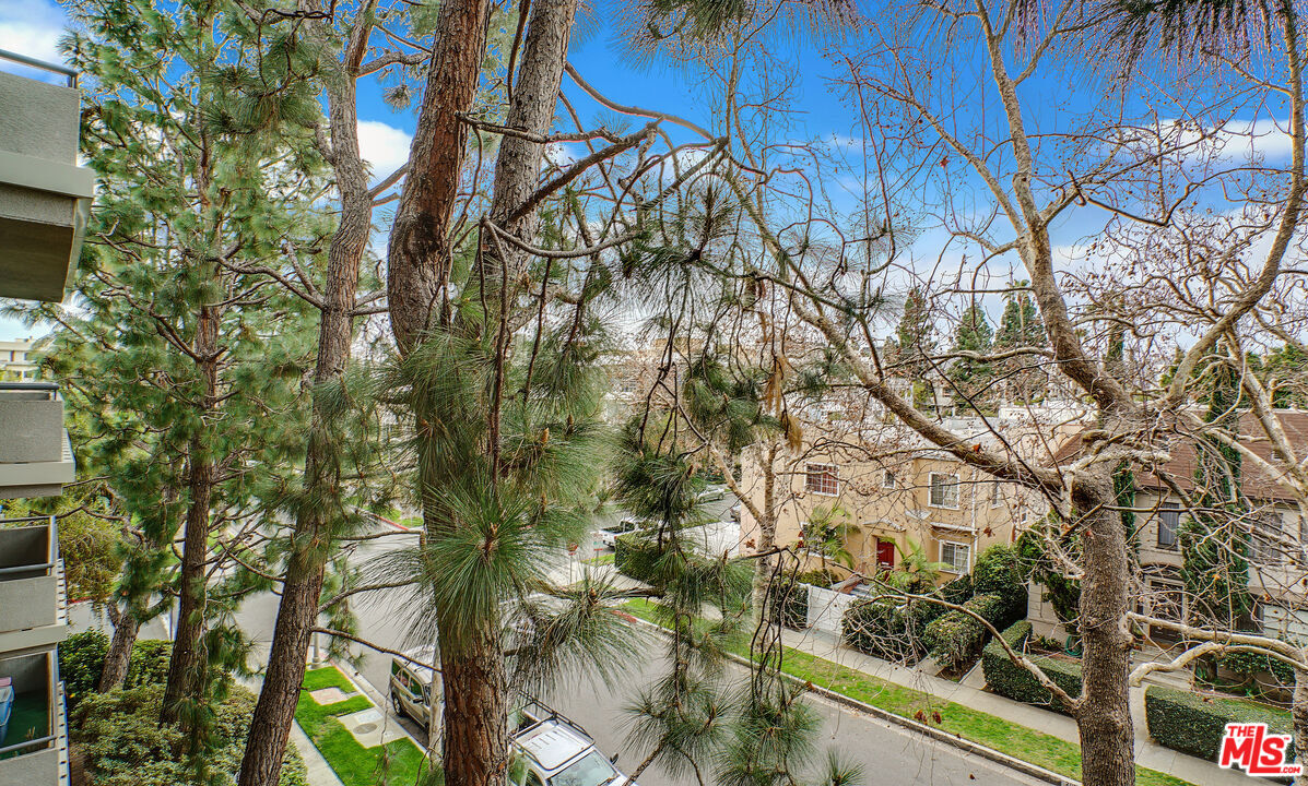 200 N Swall Dr Unit: 553