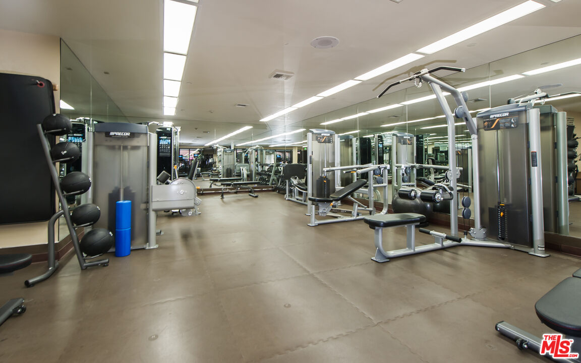 200 N Swall Dr Unit: 553