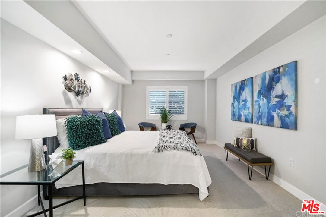 5015 Balboa Blvd Unit: 103