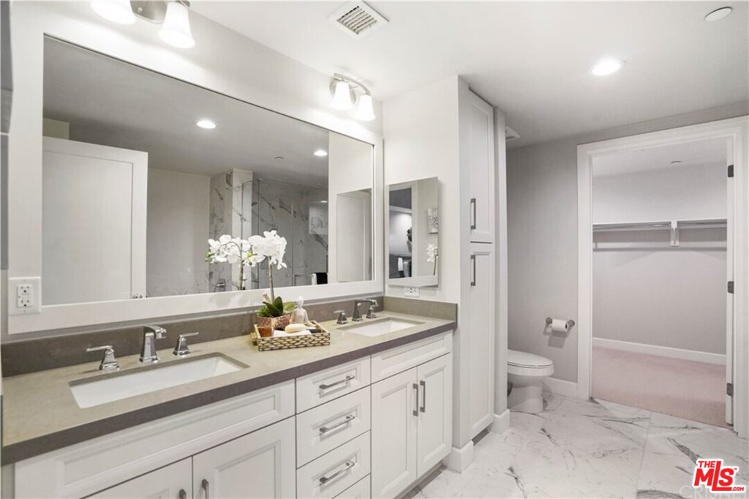 5015 Balboa Blvd Unit: 103
