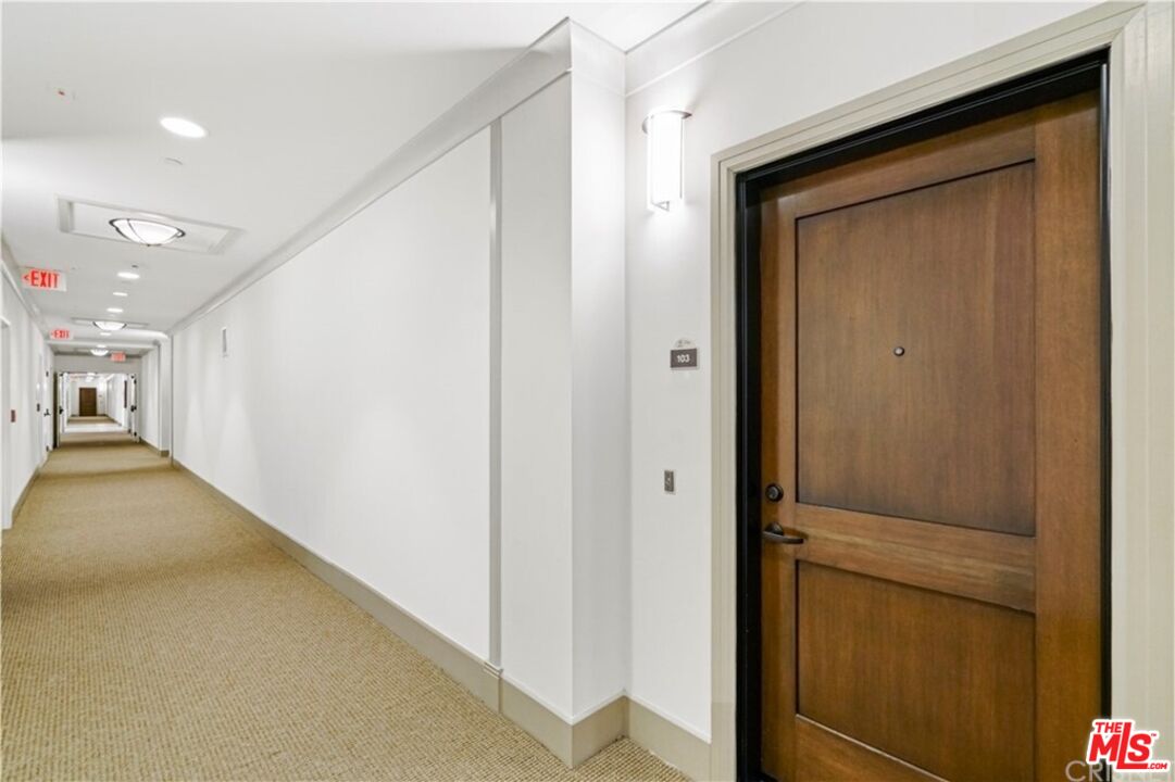 5015 Balboa Blvd Unit: 103